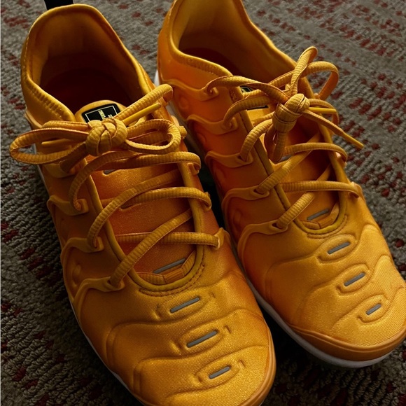 Vapormax plus - Picture 2 of 4